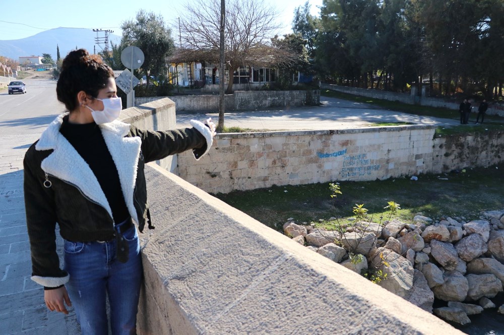 Misis Köprüsü’ne sprey boya ile yazı yazdılar - 7