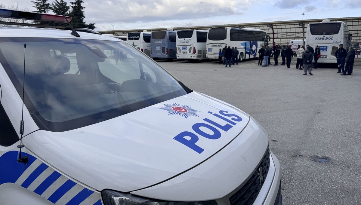 Yolcu otobüsünde korkunç gerçek: Uyuduğunu sandıkları yaşlı adam ölmüş!