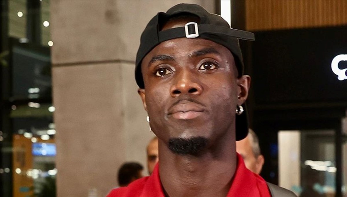 Beşiktaş'tan ayrılan Eric Bailly'nin yeni adresi Villarreal oldu Beşiktaş'tan ayrılan Eric Bailly'nin yeni adresi Villarreal oldu