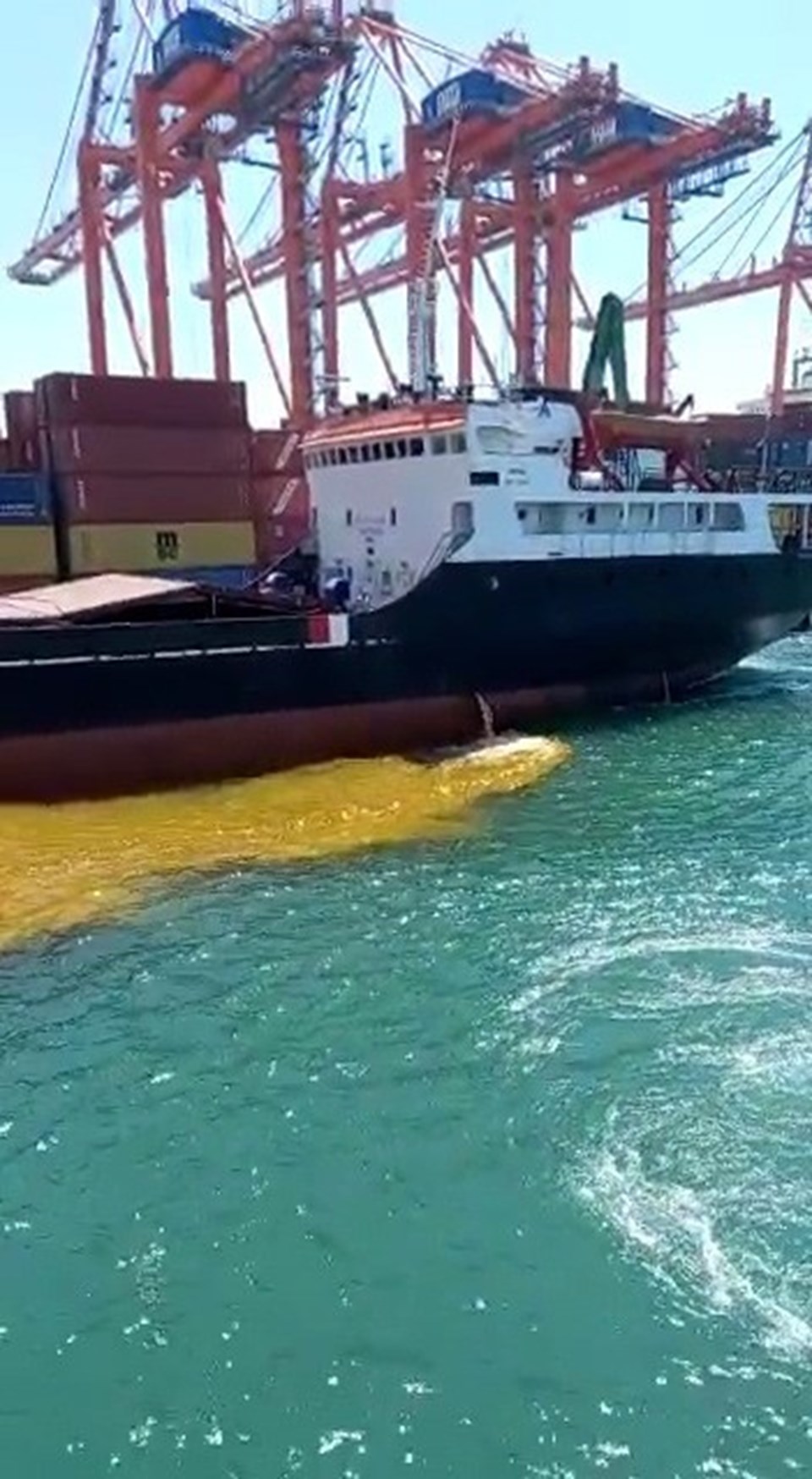 Mersin'de denizi kirleten gemiye 1 milyon 355 bin lira ceza - 2