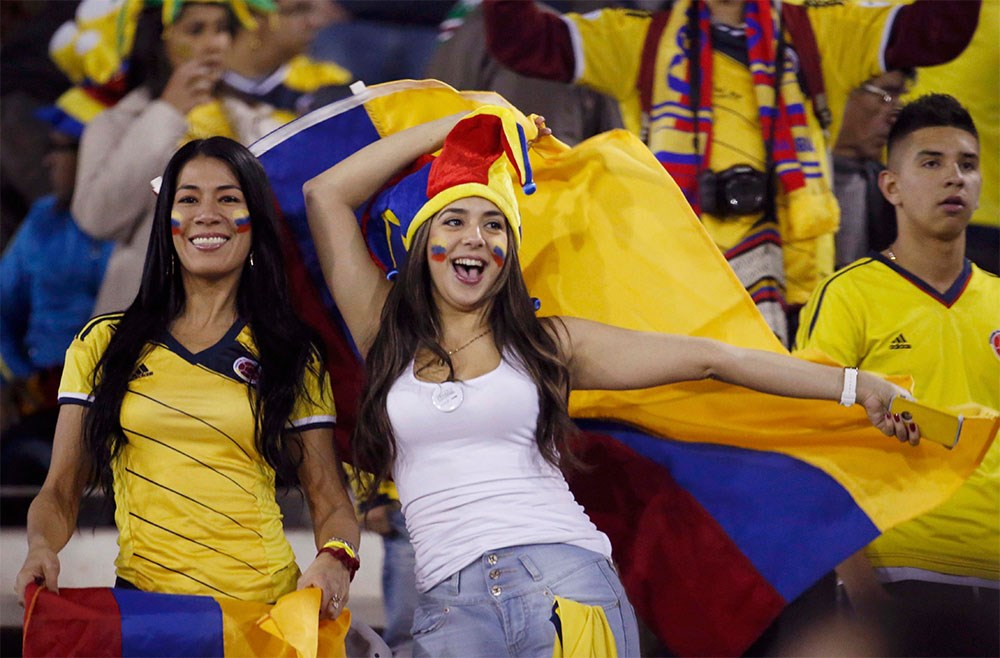 Колумбия девушки на улице. Колумбия жители. Колумбия население. На каком разговаривают в колумбии. Колумбийцы.