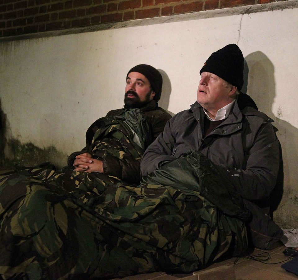 Londra Belediye Başkanı evsizler için sokakta uyudu - 1