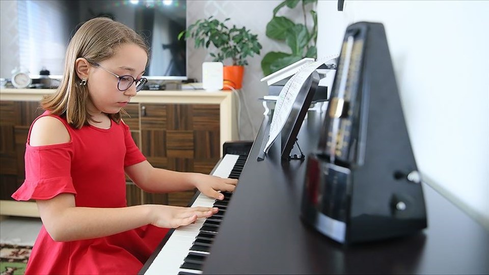 Piyanonun parlak çocuğu Nisan Öksüz yeni başarılar peşinde - 1