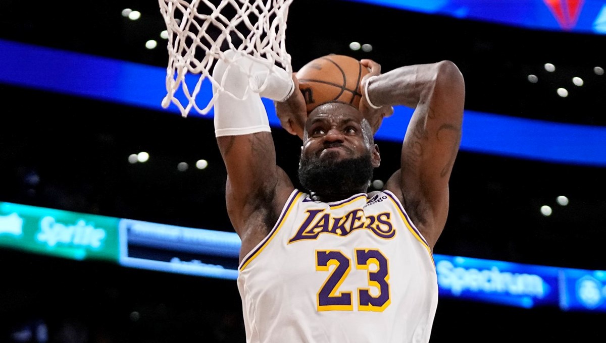 Lakers, Nuggets karşısında seriyi 3-1'e getirdi Lakers, Nuggets karşısında seriyi 3-1'e getirdi