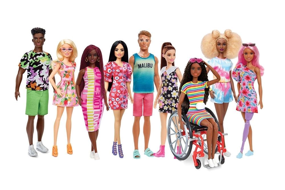 İlk trans Barbie bebeküretildi - 7