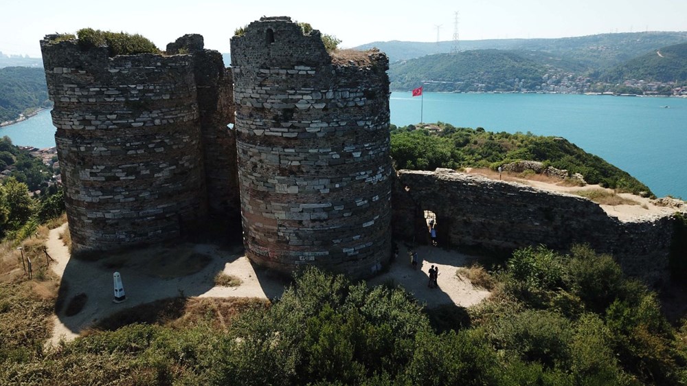 Tarihe tanıklık eden Yoros Kalesi'ni harabeye çevirdiler - 7