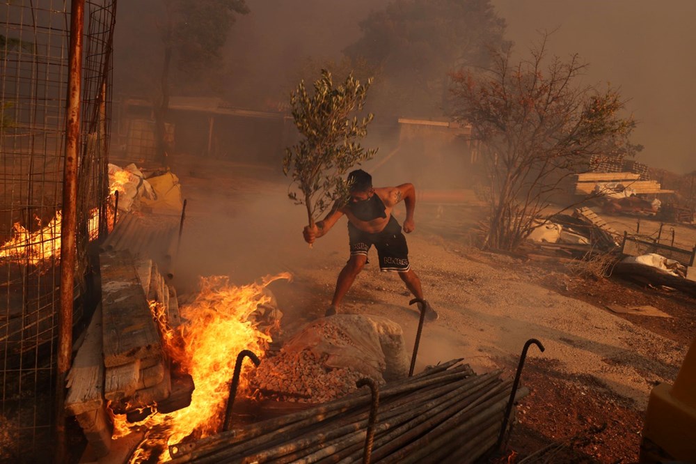 Yunanistan alevlerle boğuşuyor: Türkiye'nin gönderdiği uçaklar Atina'da - 8