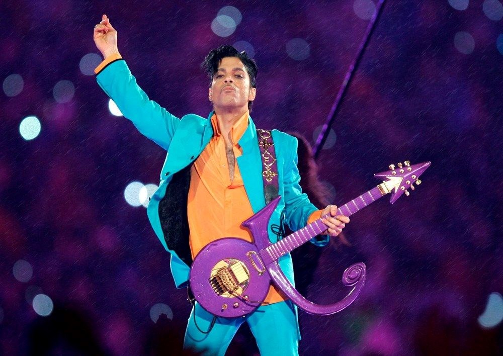 Efsanevi şarkıcı Prince'in 156 milyon dolarlık mirasıbölüştürüldü - 2