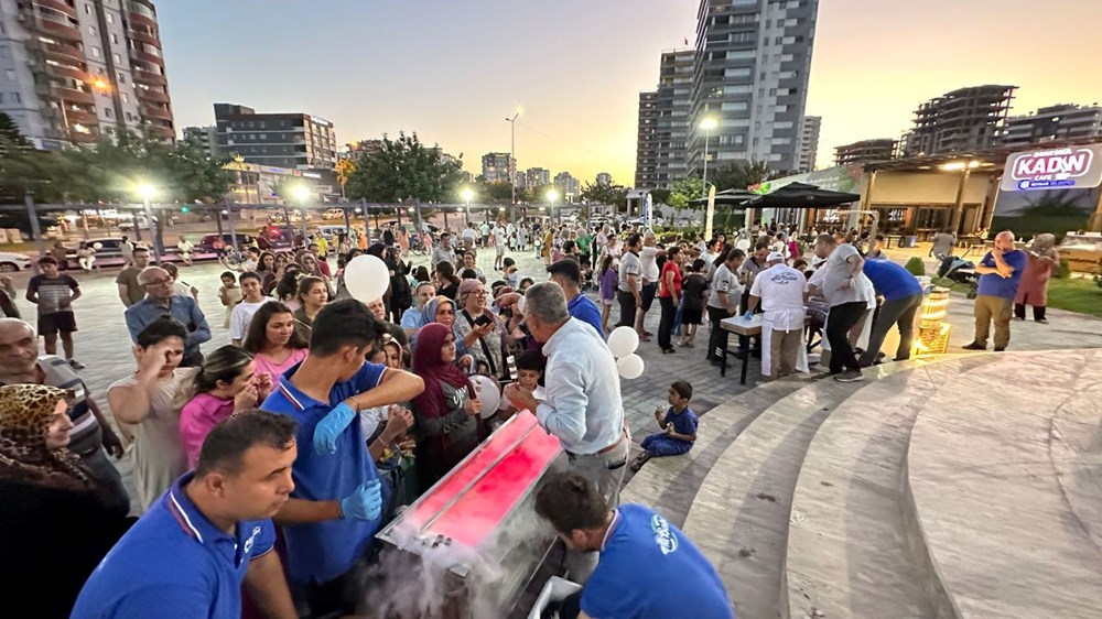 Kavurucu Adana sıcaklarında yeni icat: Dondurma kebap - 1