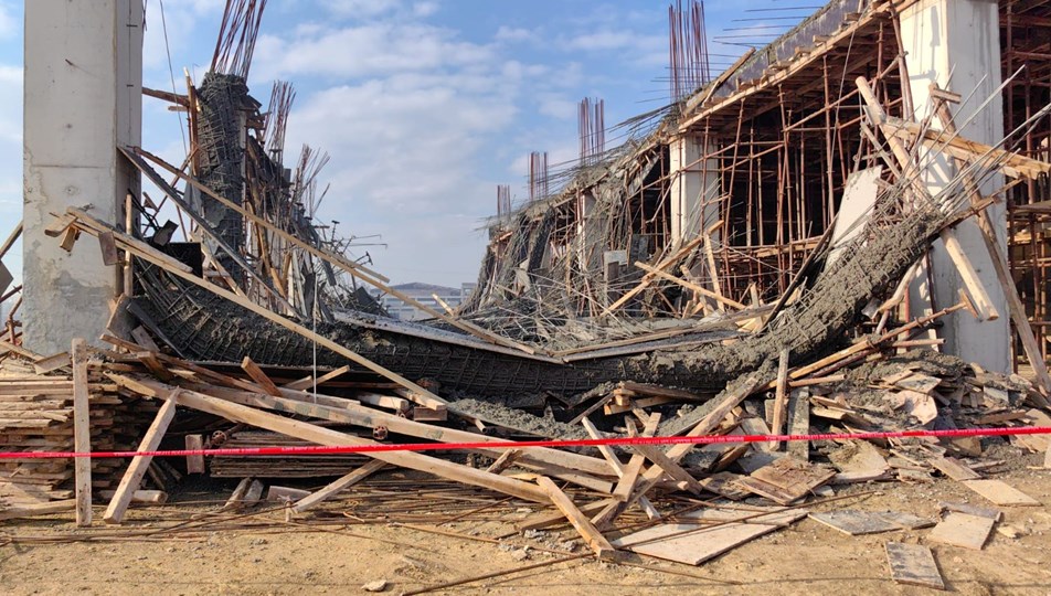 Bursa'da inşaat iskelesi çöktü: 6 işçi yaralı