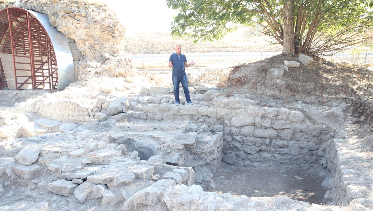 Keykubadiye Sarayı’ndaki kazılarda hamam bölümü gün yüzüne çıkarıldı