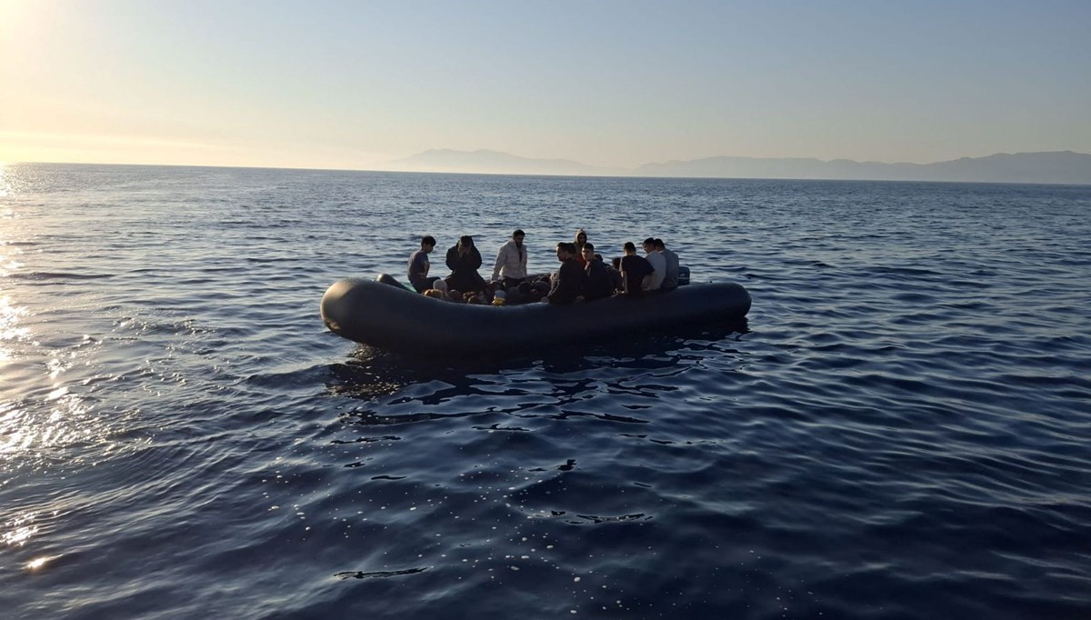 Çanakkale'de 39 göçmen kurtarıldı