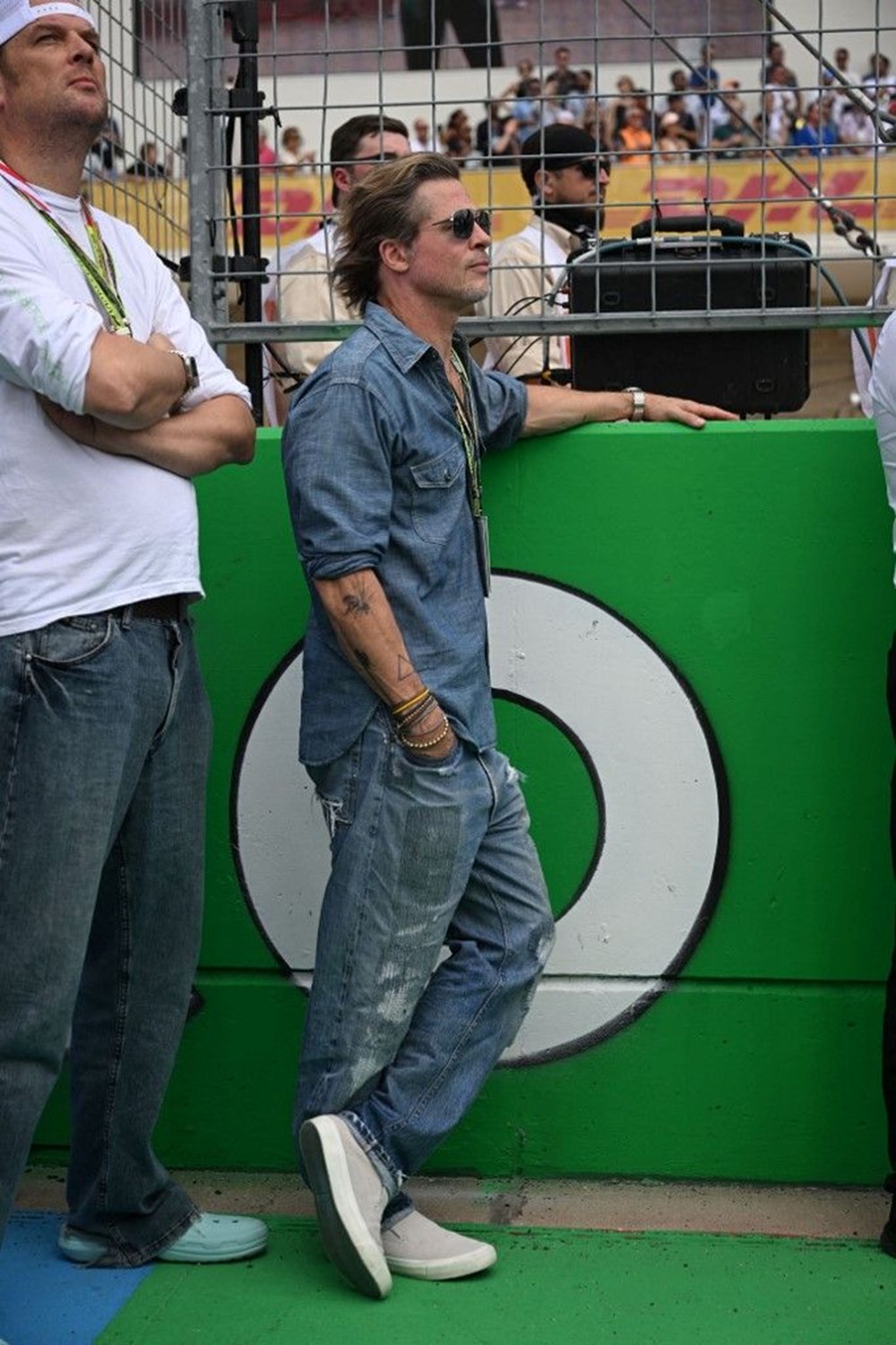 Brad Pitt'ten canlı yayında Formula 1 muhabirine kötü muamele - 7