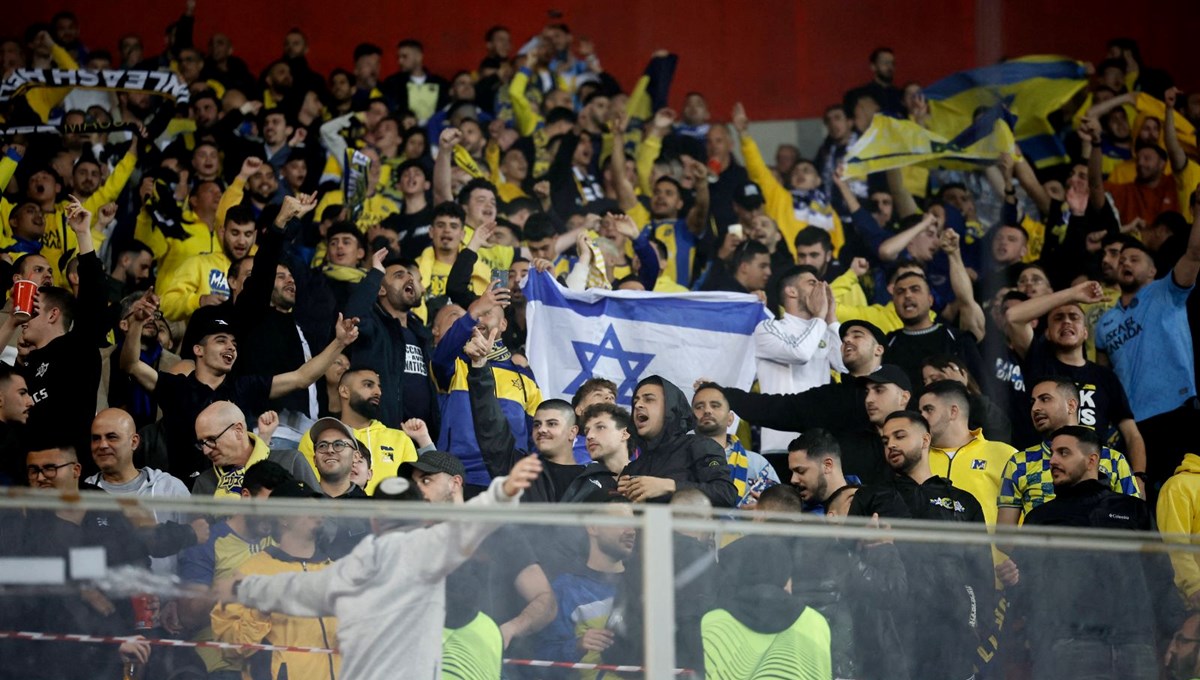 İsrail'in Maccabi Tel-Avivli holiganları elinde Filistin bayrağı olan kişiyi yaraladı