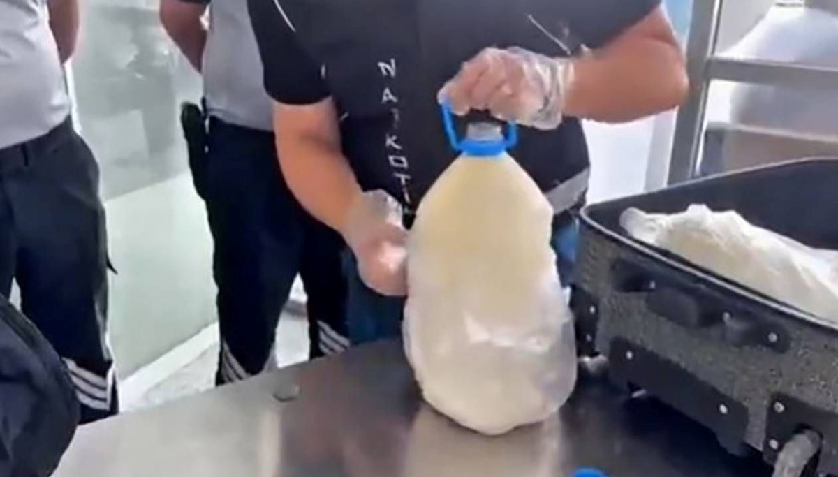 Süt şişesi içinde ele geçirildi