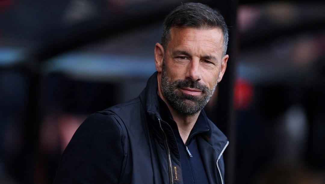 Ruud van Nistelrooy gönderildi