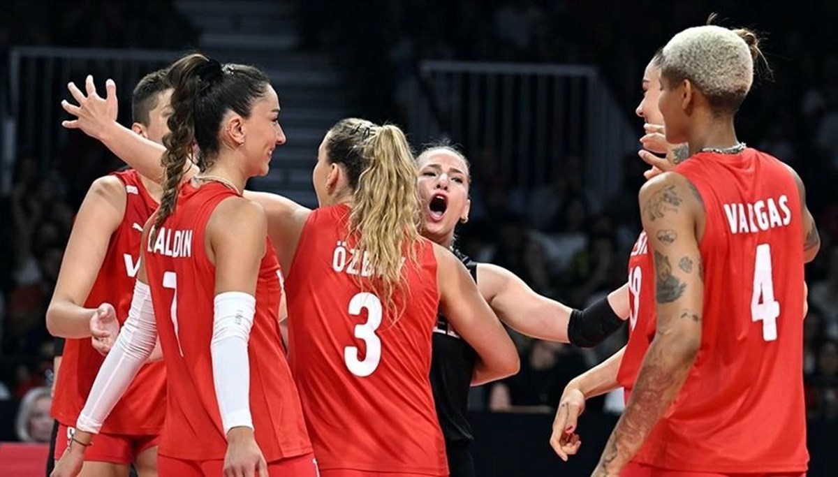 Türkiye-İtalya voleybol maçı sona erdi: Filenin Sultanları finalde Türkiye-İtalya voleybol maçı sona erdi: Filenin Sultanları finalde