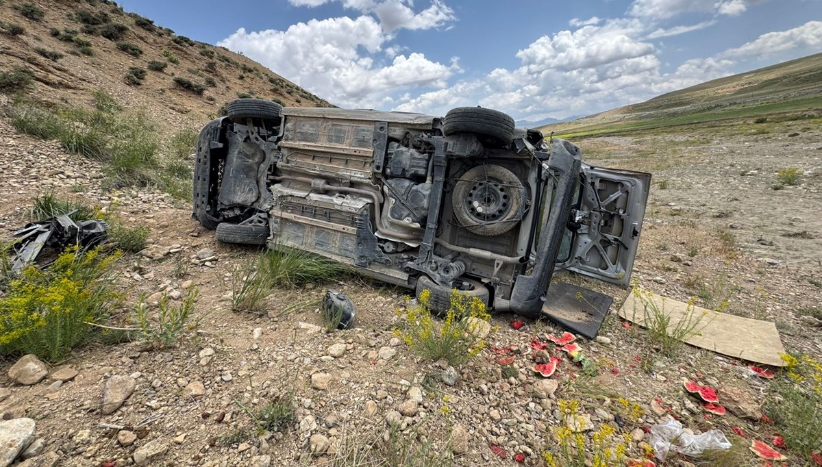 Şarampole devrilen araçta altı kişi yaralandı