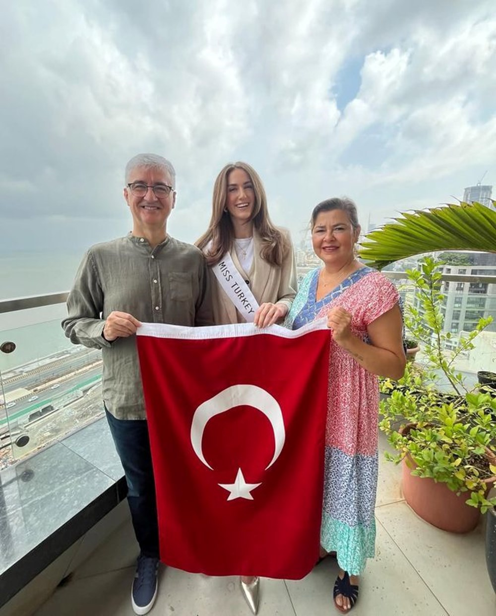 Miss Turkey birincisi İdil Bilgen Hindistan'a gitti - 4