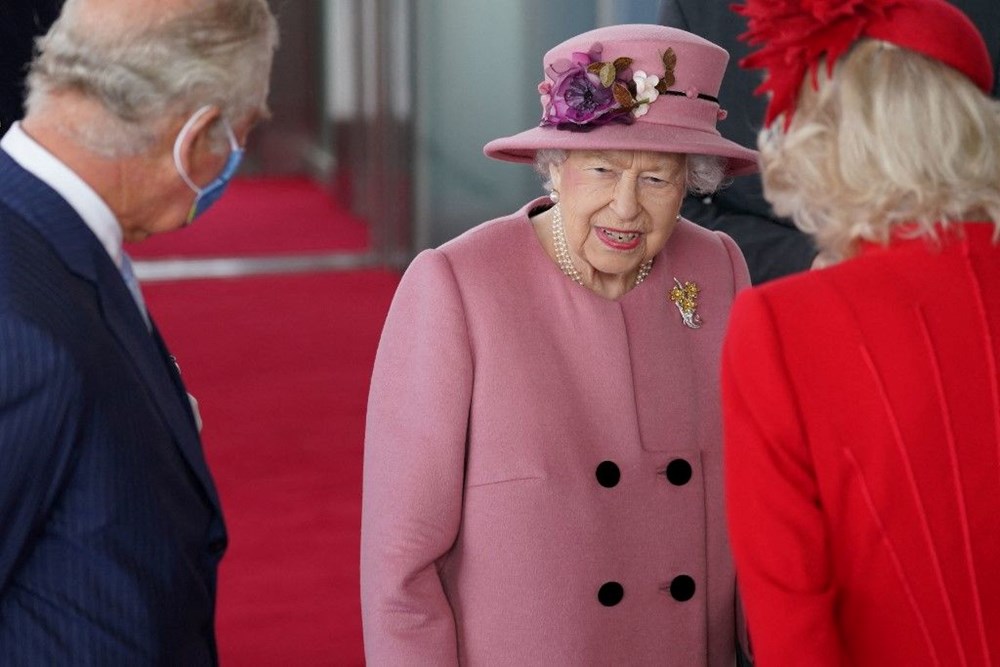 Kralie Elizabeth tahtnn varisini ilan etti