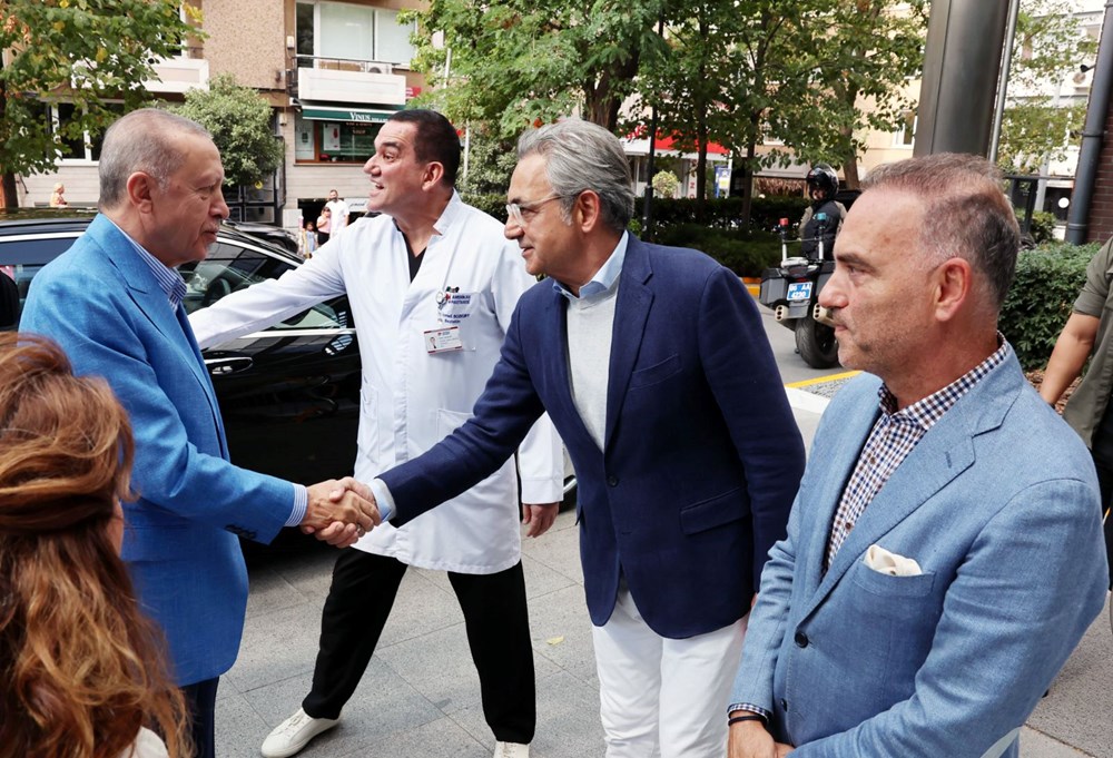 Cumhurbaşkanı Erdoğan’dan hastanede tedavi gören Sabancı
çiftine ziyaret - 2