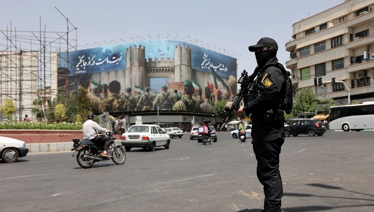 İran'da bir araçtaki 3 kişi vuruldu