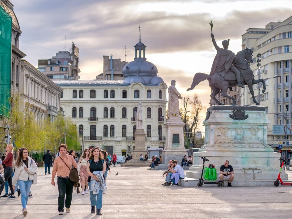 Romanya, dünyada bir ilki gerçekleştirdi: Başbakan, yapay zekalı hükümet danışmanı getirdi - 5