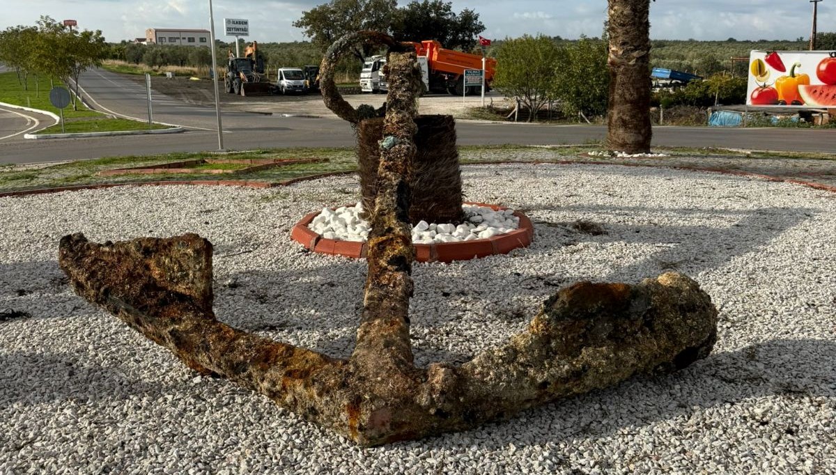 Yaklaşık 3 tonluk tarihi çapa