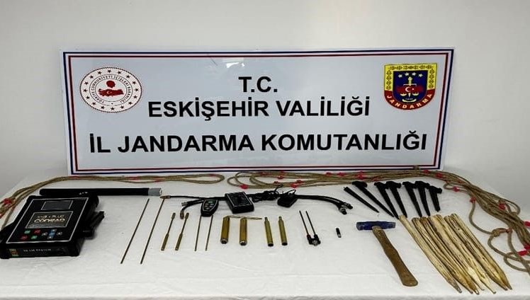 Kaçak kazı yapan 5 şüpheli yakalandı