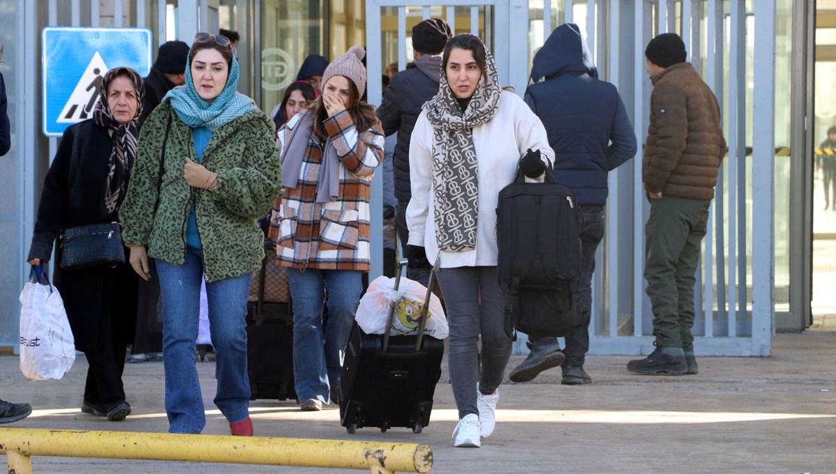 İranlı turistler yeni yıl için Van'a akın ediyor: Bir yılda 300 milyon dolarlık katkı İranlı turistler yeni yıl için Van'a akın ediyor: Bir yılda 300 milyon dolarlık katkı