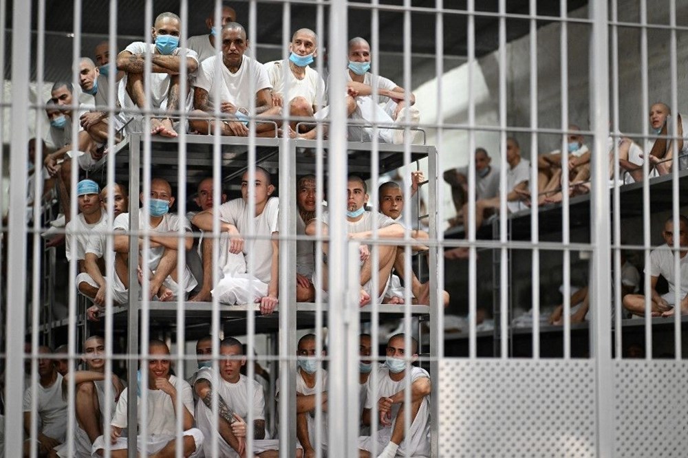 Dünya üzerindeki cehennem! Çete savaşları, işkence ve tartışmalı göçmen teklifi: CECOT'un karanlık yüzü - 5