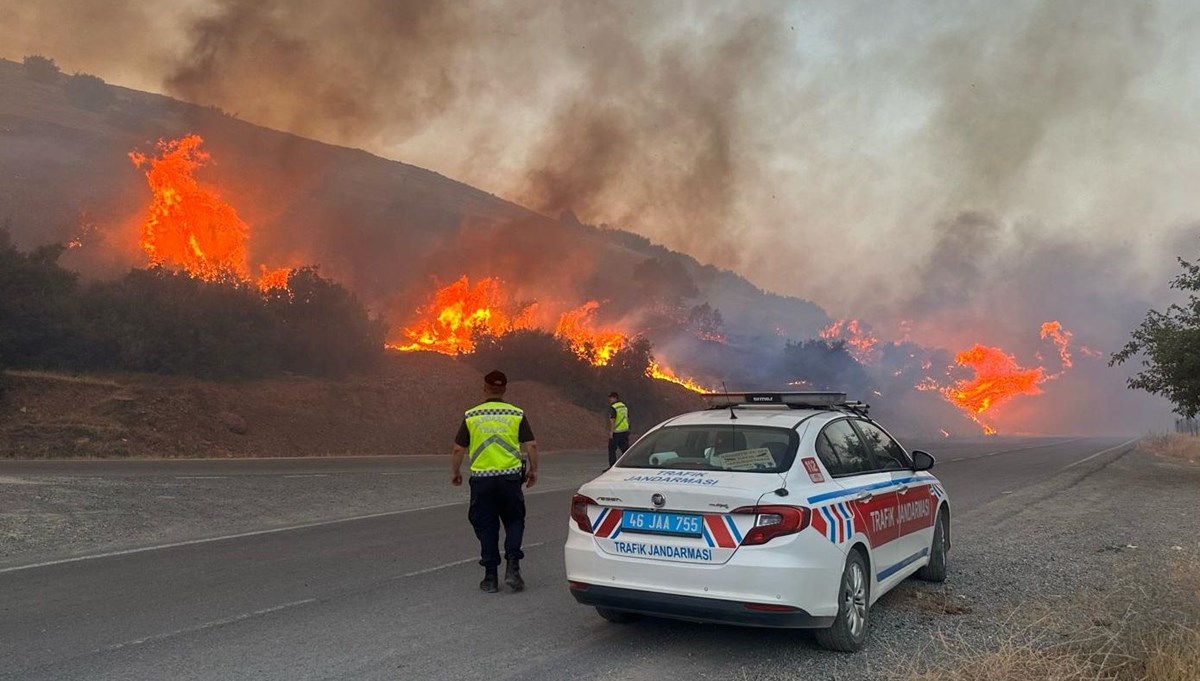 Kahramanmaraş'ta yangın: 10 hektar makilik alan zarar gördü Kahramanmaraş'ta yangın: 10 hektar makilik alan zarar gördü