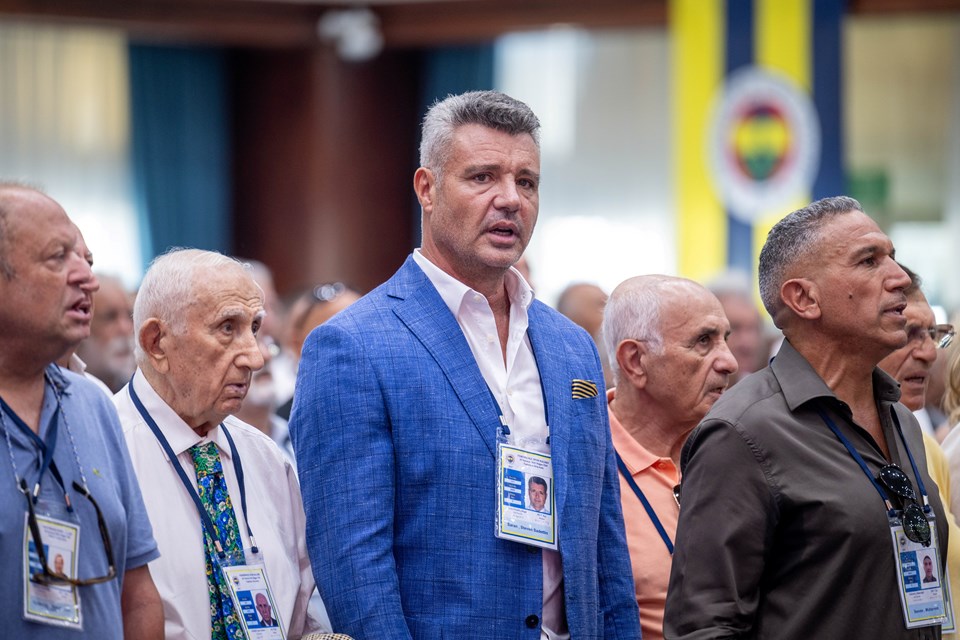 Fenerbahçe Divan Kurulu'nda gergin anlar: Aziz Yıldırım'dan adaylık açıklaması - 4