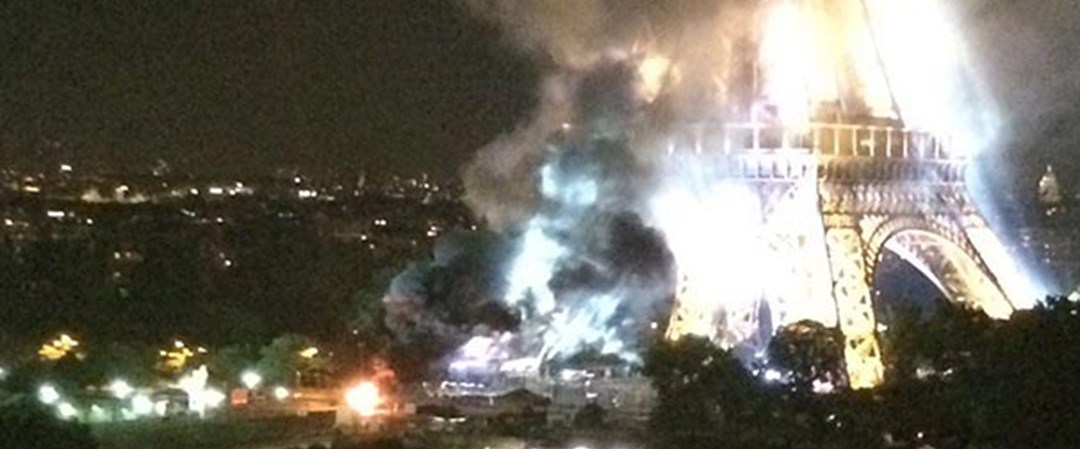 Эйфелева башня сгорела. Горит эйфелевая. Горит эйфелевая. Эйфелева башня в париже сгорела. Горит эйфелевая.