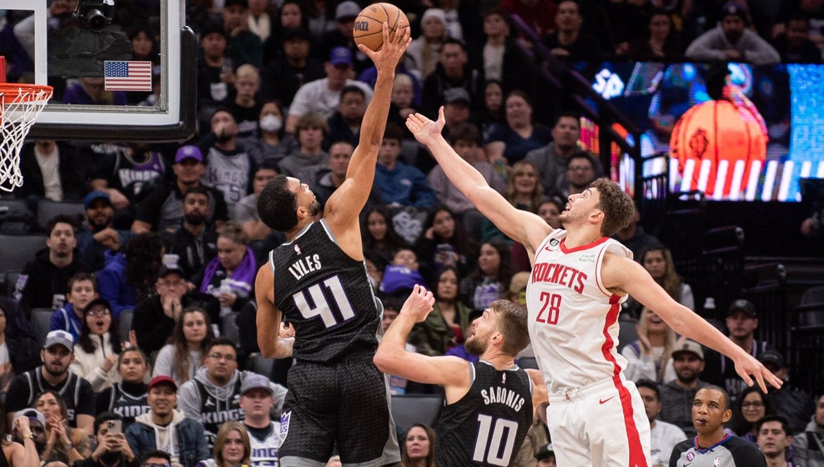 Alperen Şengün, Houston Rockets formasıyla NBA tarihine geçti