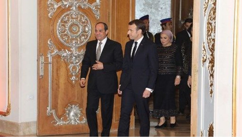 Macron'un zorlu görüşmesi: Sisi