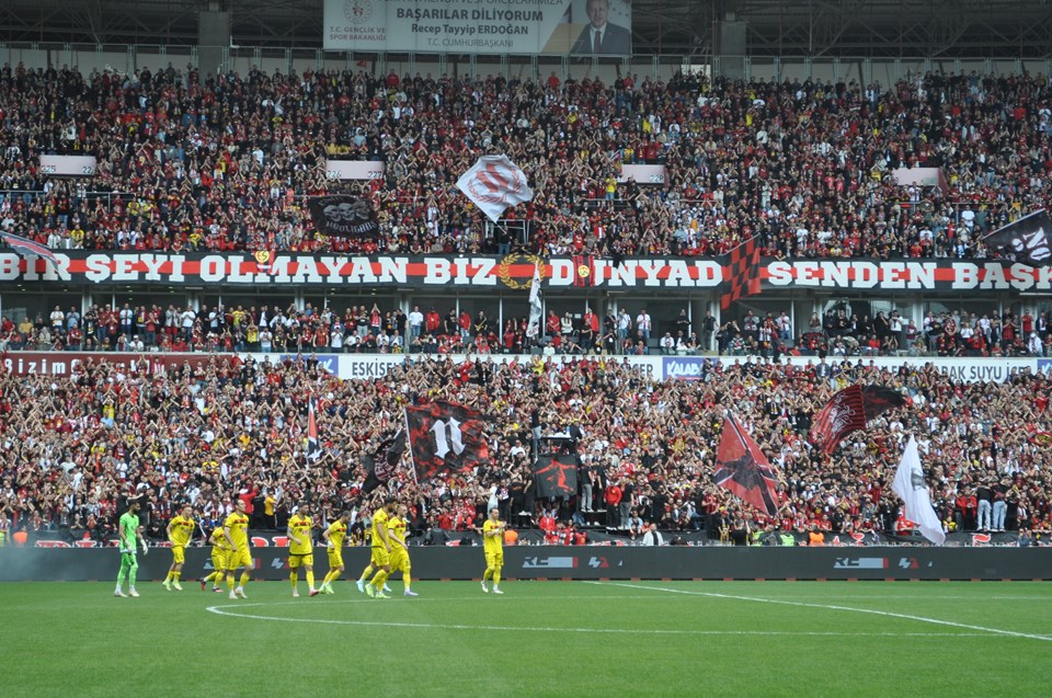 Eskişehirspor'dan tarihi taraftar rekoru - 1