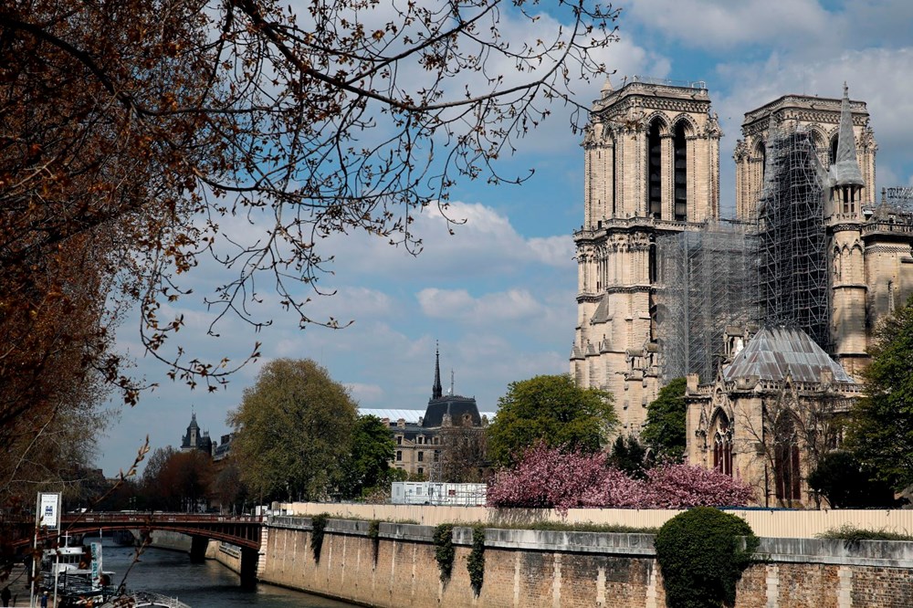 Paris’teki Notre Dame Katedrali’nin restorasyonu başlıyor - 3