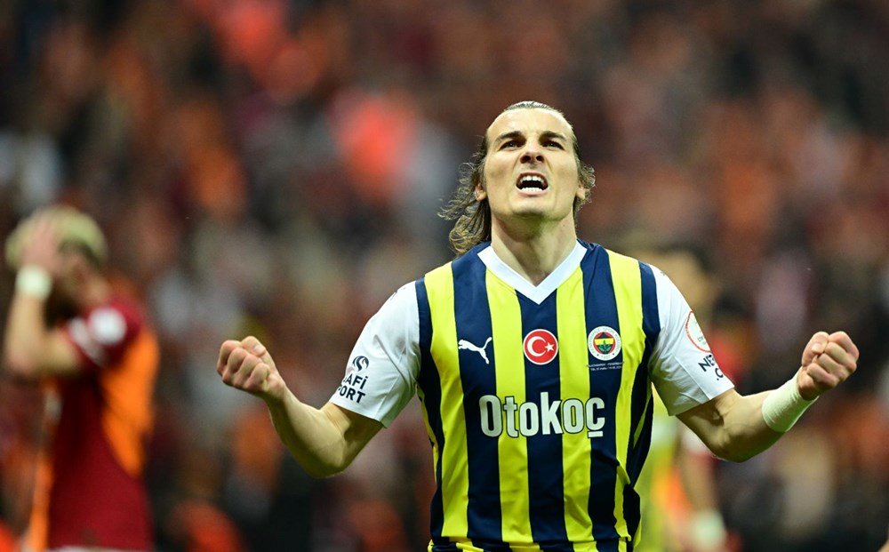 Fenerbahçe, derbide Galatasaray'ı yendi: Süper Lig'de şampiyonluk son haftaya kaldı - 5