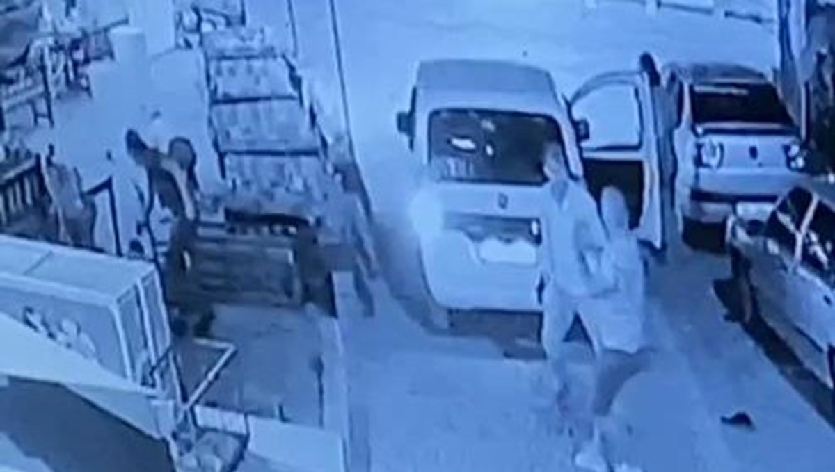 Kafede silahlı saldırı: 1 ağır yaralı Kafede silahlı saldırı: 1 ağır yaralı