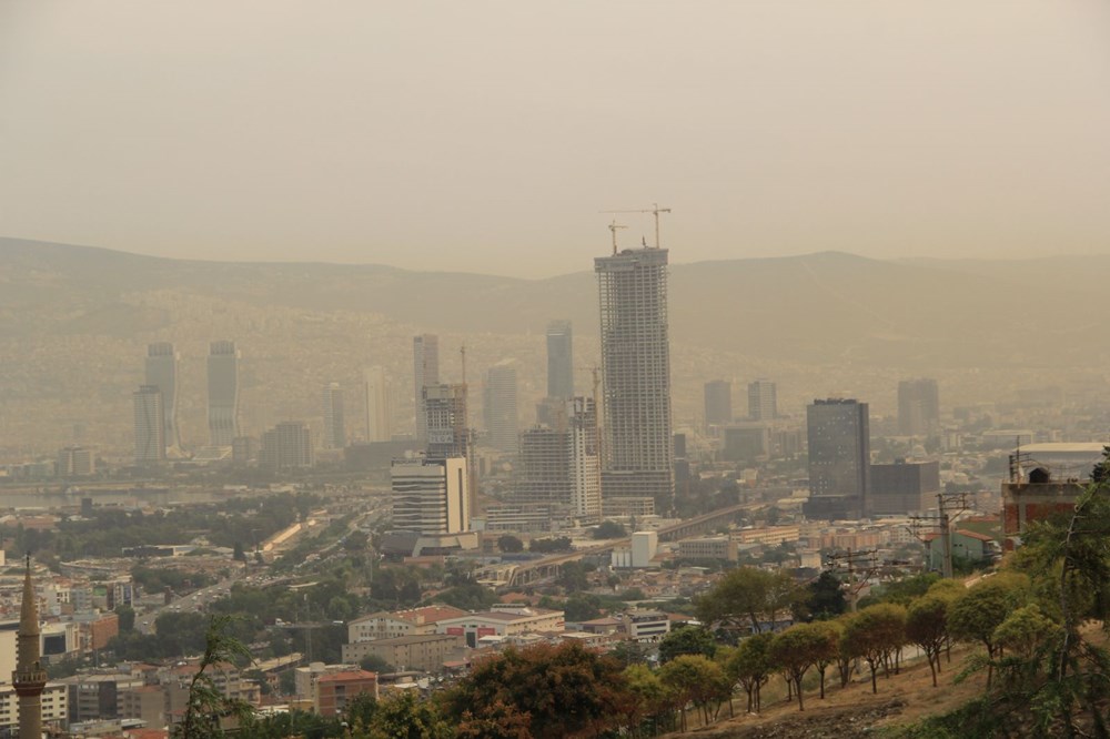 İzmir'de bulanık gökyüzü korkuttu - 3