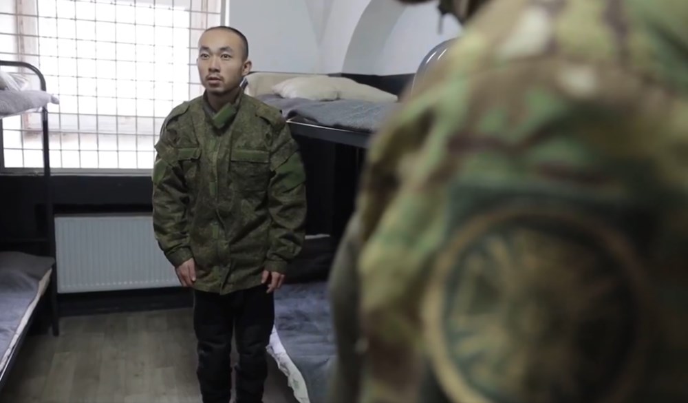 Çinli askerler Ukrayna'da: Esirlerin sorgu imajları ortaya çıktı 75 hv3vktyx5Ui7TlBB7 LcJA