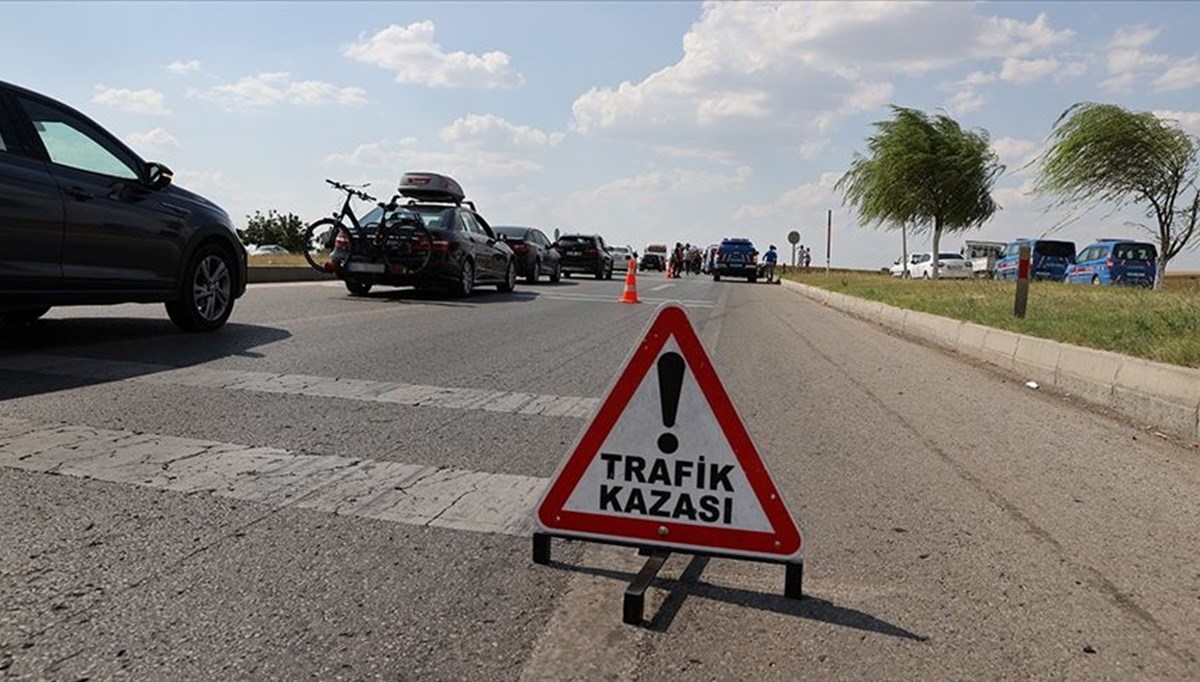 Tunceli’de iki otomobil çarpıştı: 3 kişi yaralandı Tunceli’de iki otomobil çarpıştı: 3 kişi yaralandı