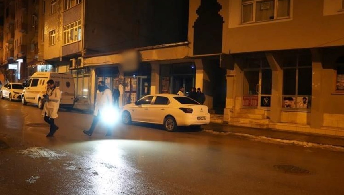 Bayburt’ta dehşet: 6 çocuk annesi kadın boğularak öldürüldü Bayburt’ta dehşet: 6 çocuk annesi kadın boğularak öldürüldü