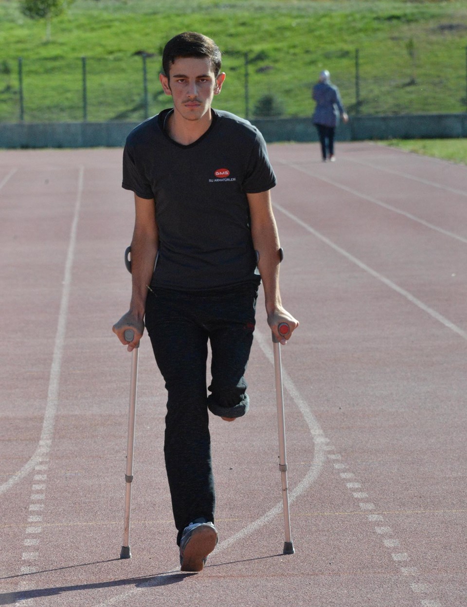 Protez bacakla olimpiyatta koşmak istiyor - 1