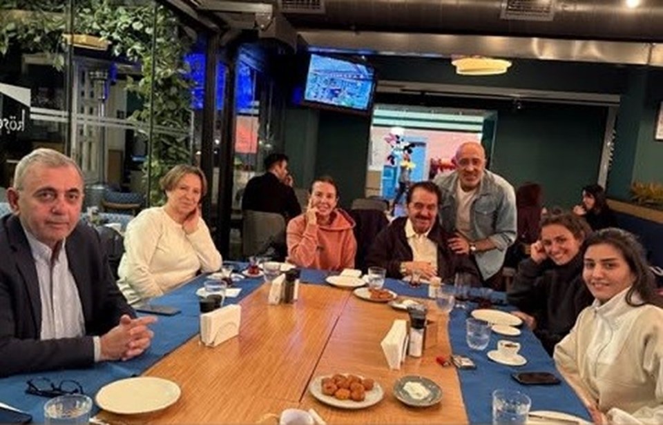 İbrahim Tatlıses ve eski hayat arkadaşı Perihan Savaş iftarda bir araya geldi - 1