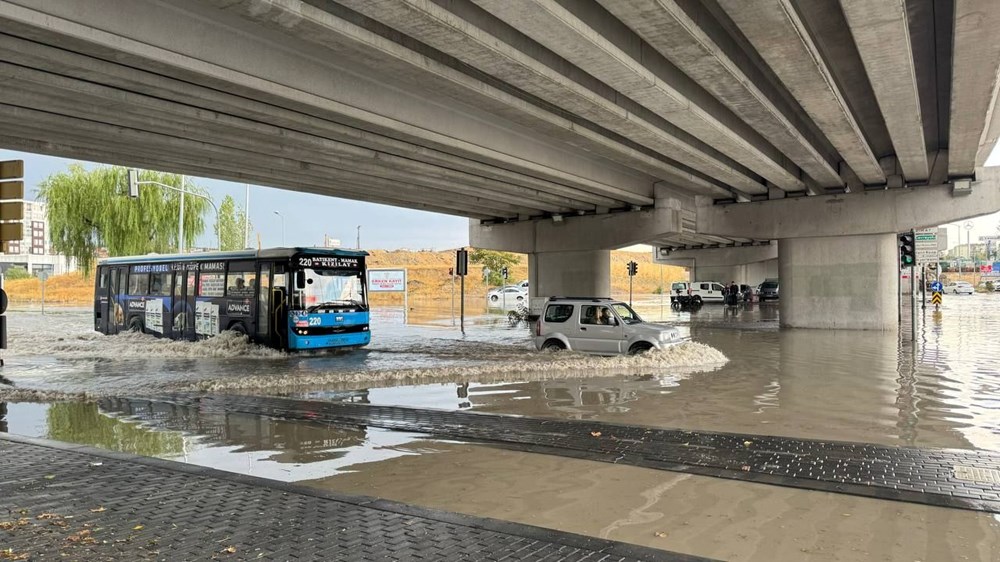 Ankara'yı kuvvetli sağanak vurdu: Yollar göle döndü, iş yerlerini su bastı - 8