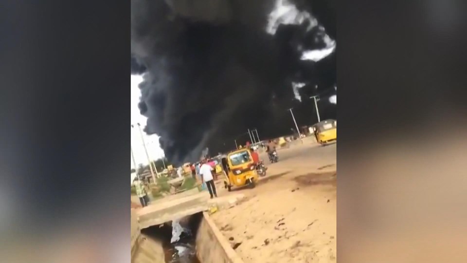 Nijerya’da yakıt tankeri patladı: 23 ölü - 1