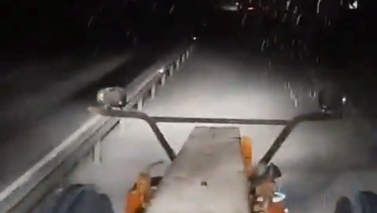 Yüksekova-Dağlıca Karayolu trafiğe kapatıldı Yüksekova-Dağlıca Karayolu trafiğe kapatıldı