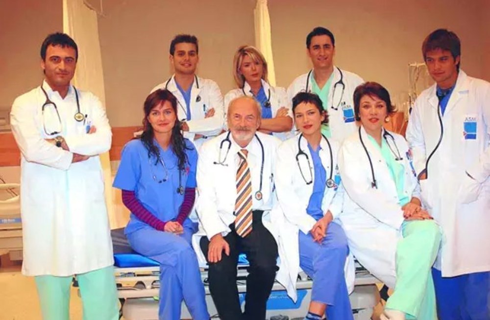 Doktorlar dizisinin oyuncuları yıllar sonra bir arada: Yasemin Özilhan paylaştı - 4